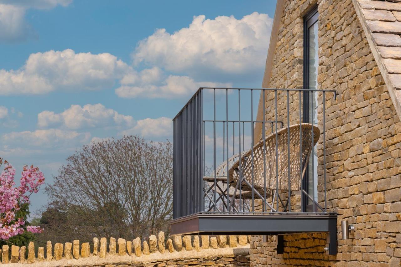Stylish One Bedroom Cotswold Coach House *