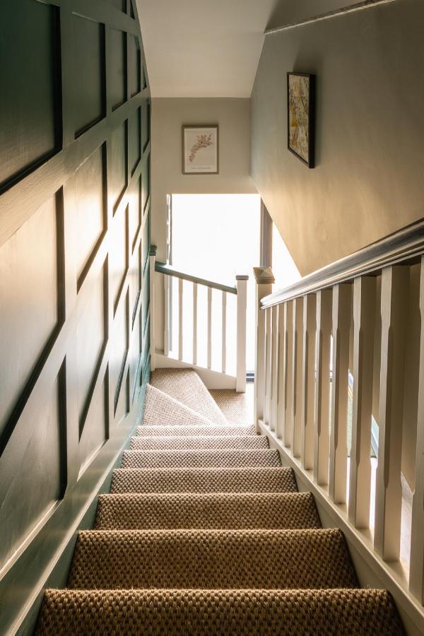 Stylish One Bedroom Cotswold Coach House Apartment *